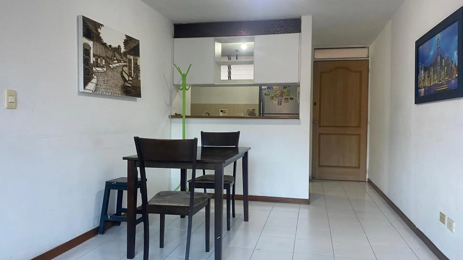شقة Apartamento Familiar De 2 Alcobas Con Parquedero Estadio Laurles Plaza Mayor ميديلين