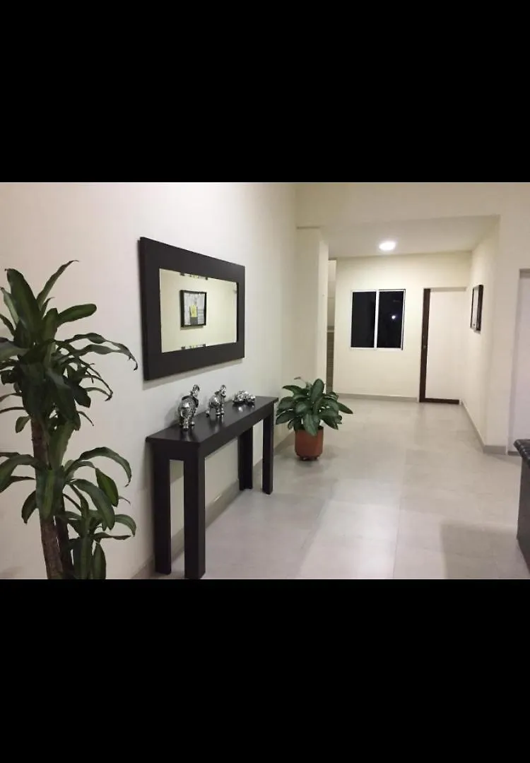 Apartamento Familiar De 2 Alcobas Con Parquedero Estadio Laurles Plaza Mayor ميديلين