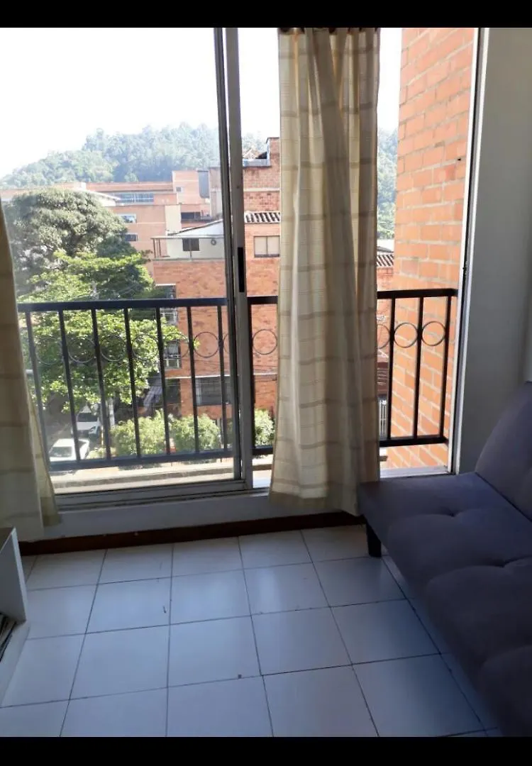 Apartamento Familiar De 2 Alcobas Con Parquedero Estadio Laurles Plaza Mayor ميديلين شقة