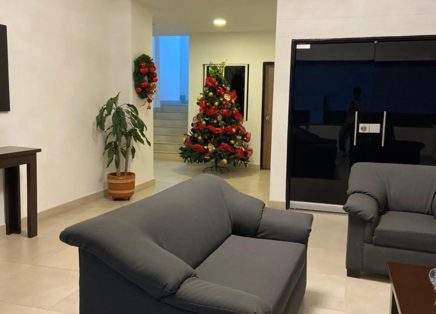 Apartamento Familiar De 2 Alcobas Con Parquedero Estadio Laurles Plaza Mayor ميديلين شقة