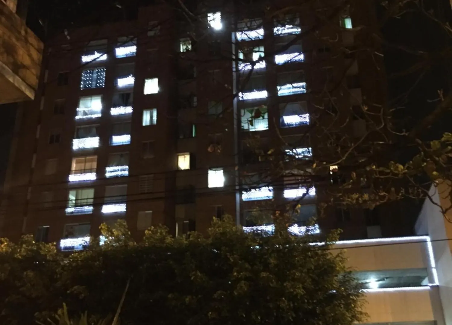 Apartamento Familiar De 2 Alcobas Con Parquedero Estadio Laurles Plaza Mayor ميديلين