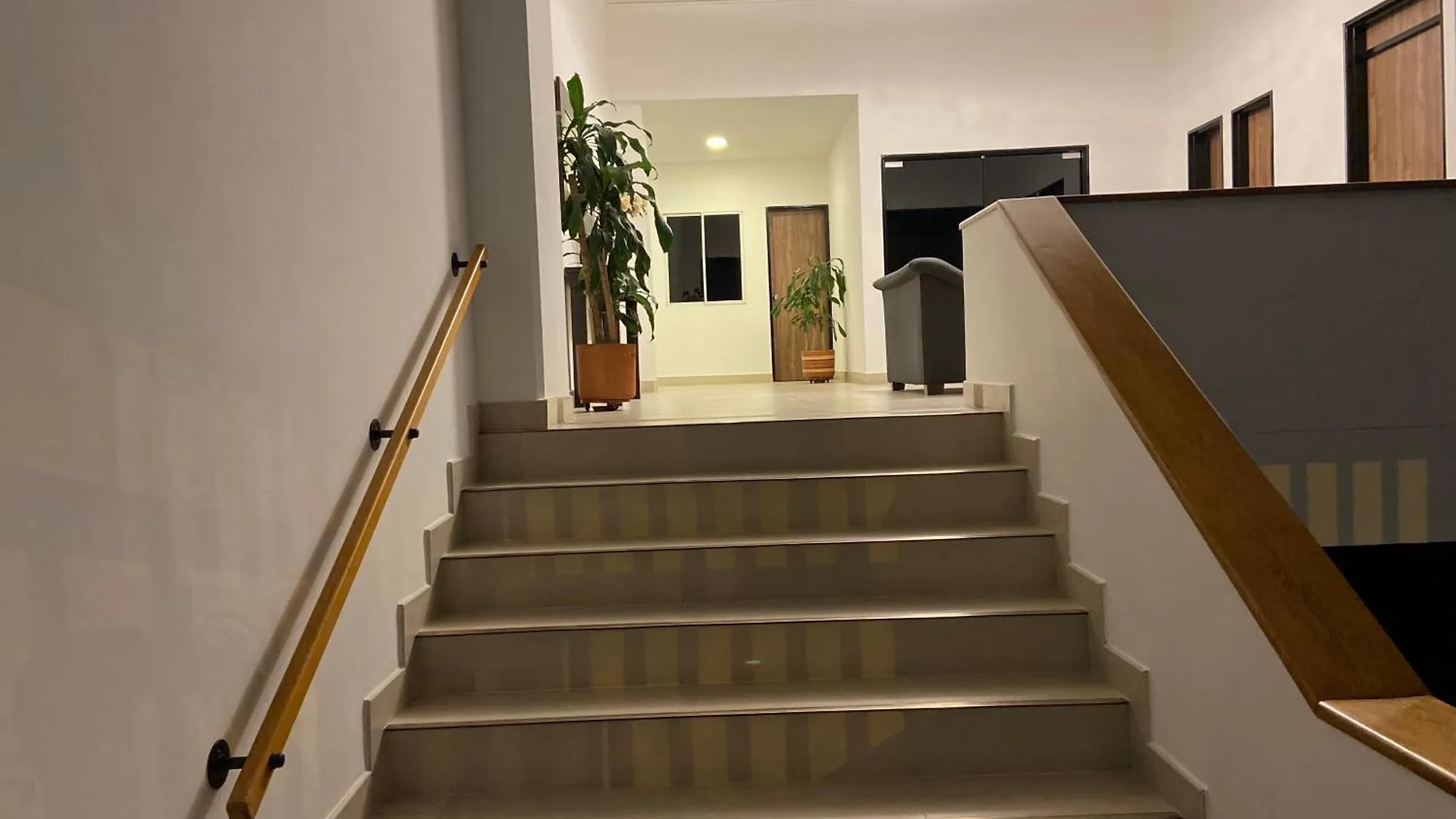 Apartamento Familiar De 2 Alcobas Con Parquedero Estadio Laurles Plaza Mayor ميديلين 0*,  كولومبيا